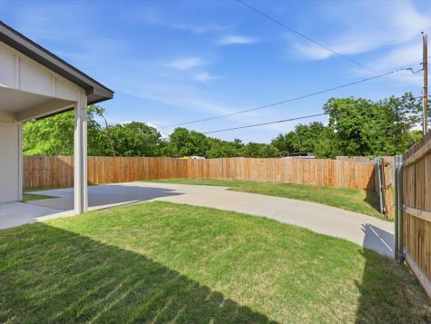 4621 Mccart Avenue Fort Worth TX 76115