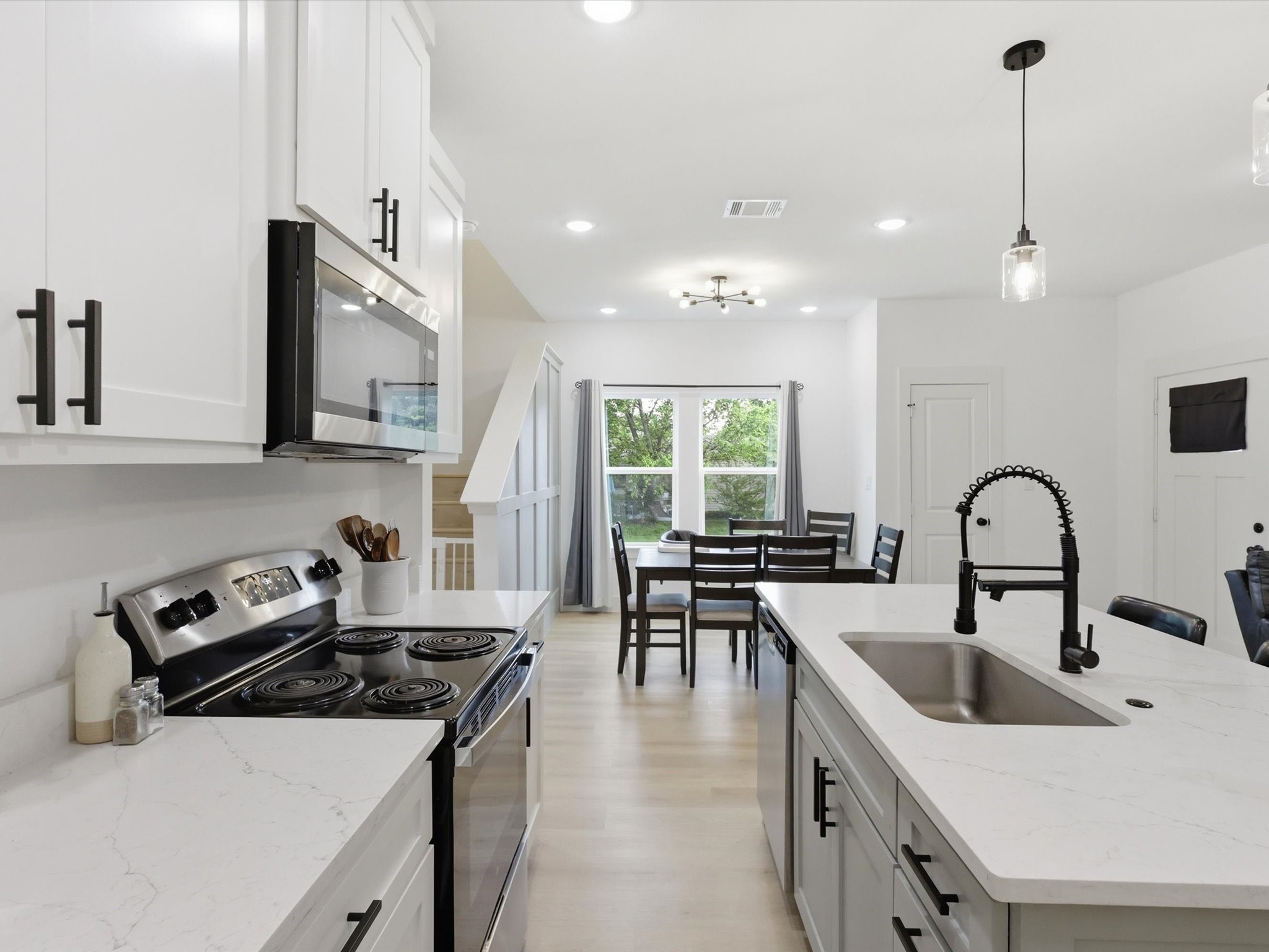 4621 Mccart Avenue Fort Worth TX 76115