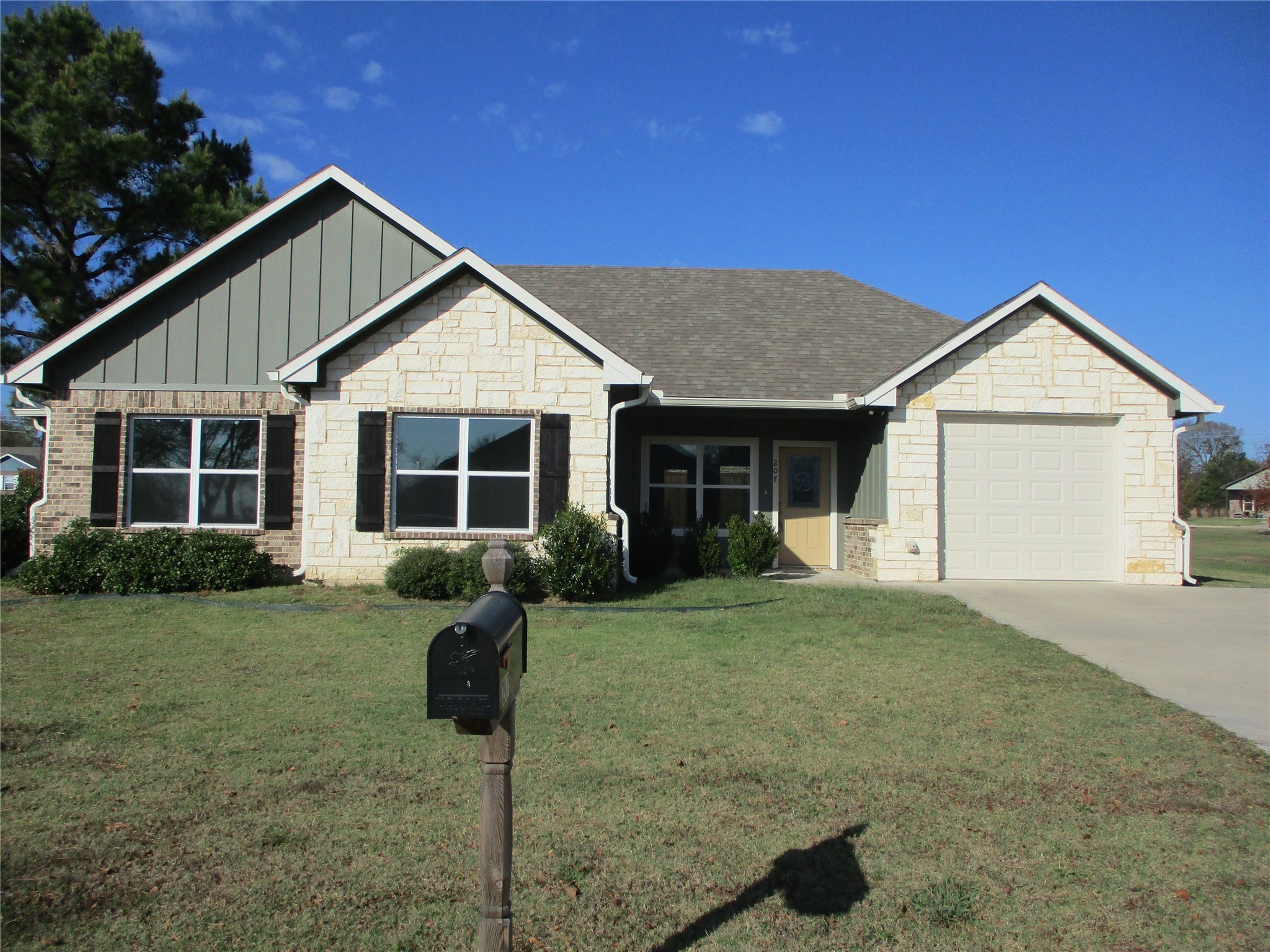 207 Mill Street Emory TX 75440