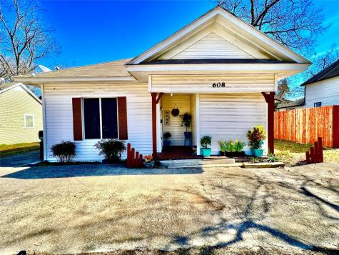 608 N Adelaide Street Terrell TX 75160