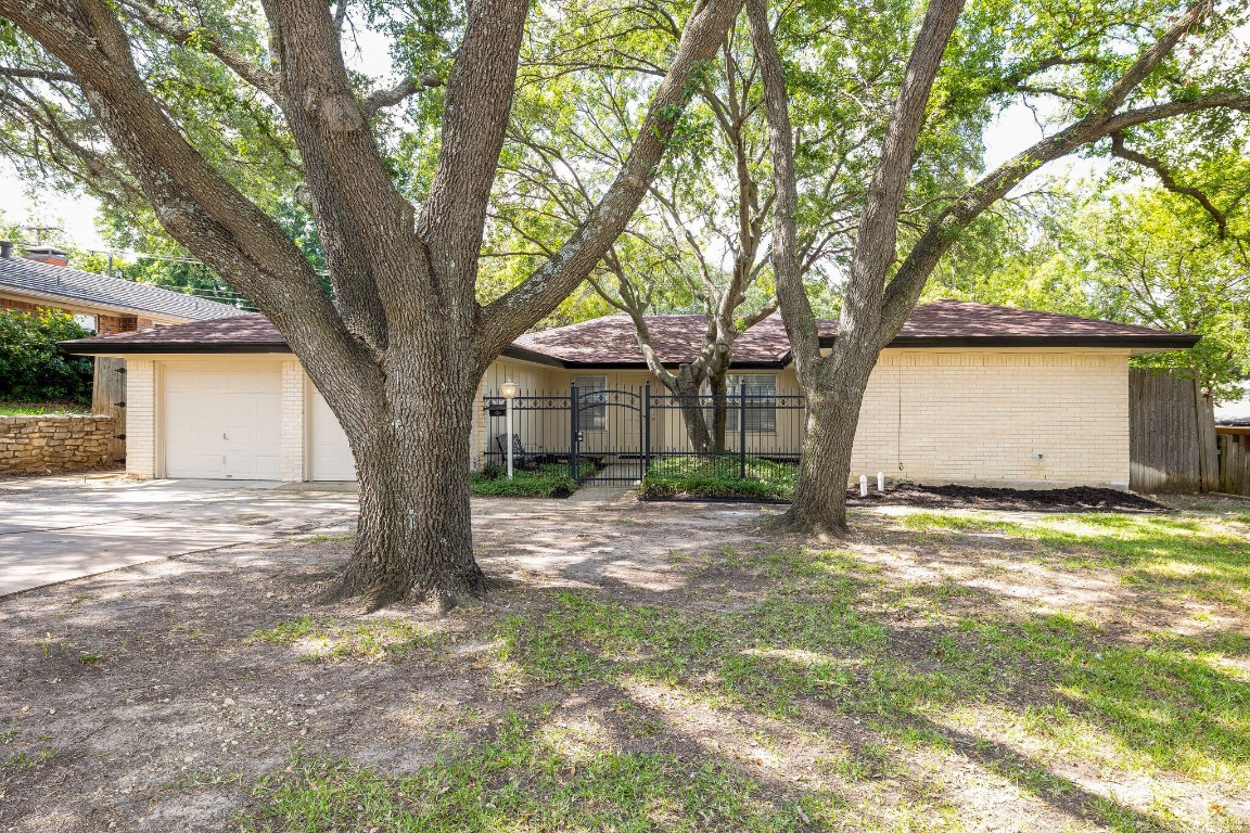 6153 Whitman Avenue Fort Worth TX 76133