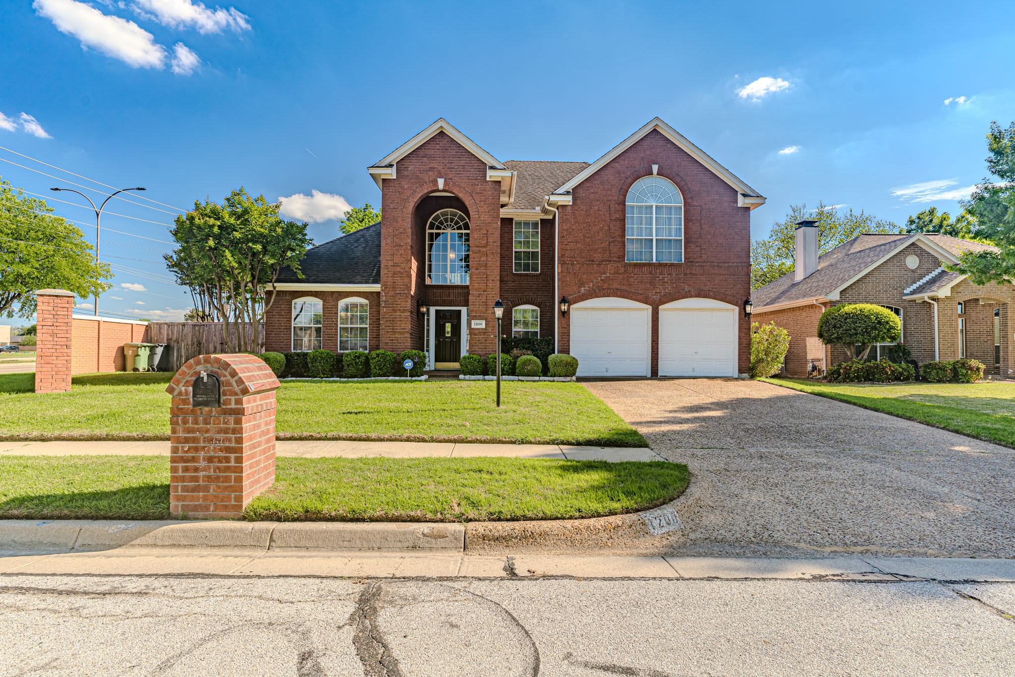 1200 Hillary Lane Arlington TX 76012