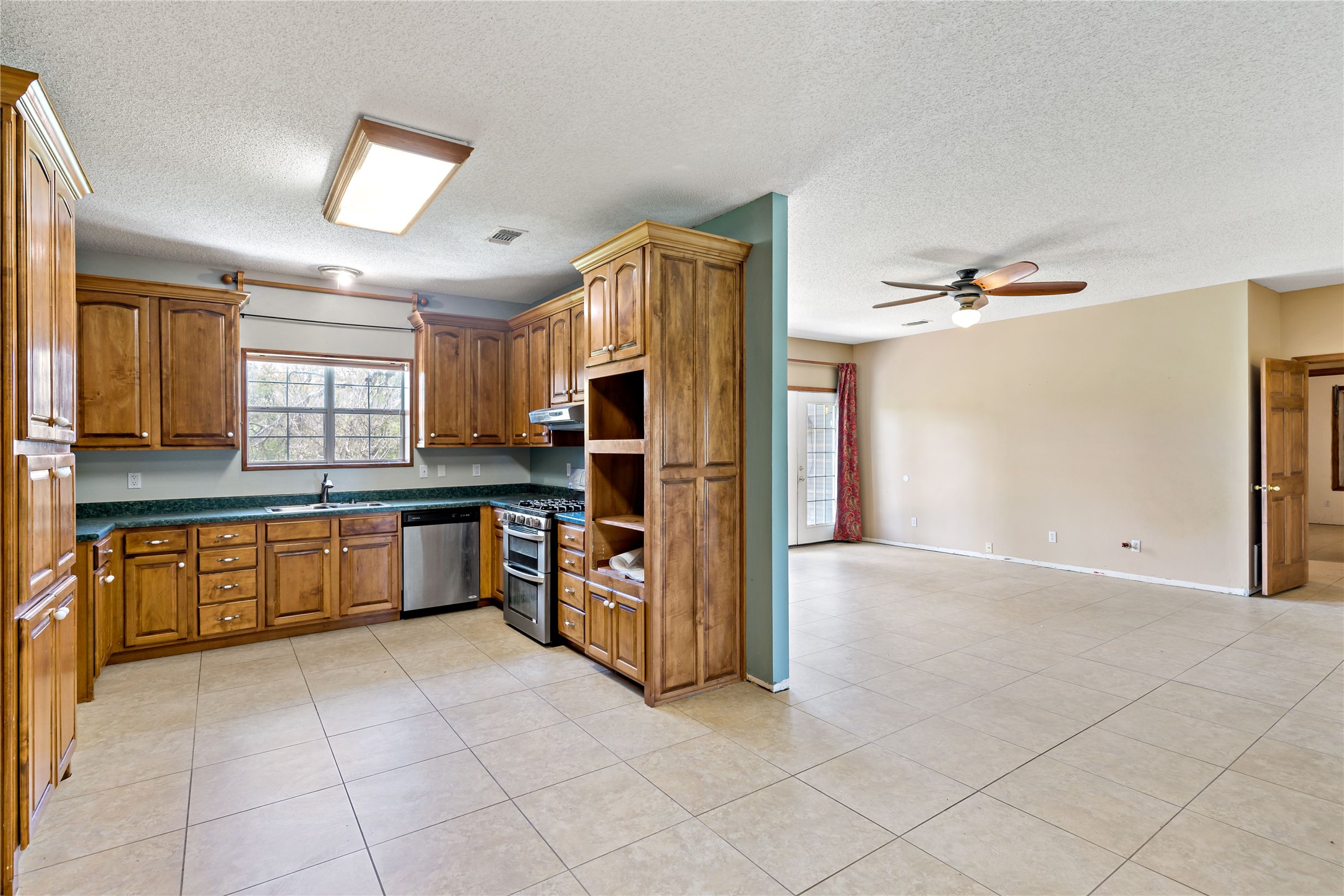 11090 Texas Highway 24 S Paris TX 75462