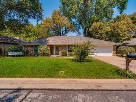 3412 Dovecreek Drive Arlington TX 76016