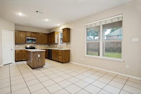 734 Crownpoint Court Arlington TX 76002
