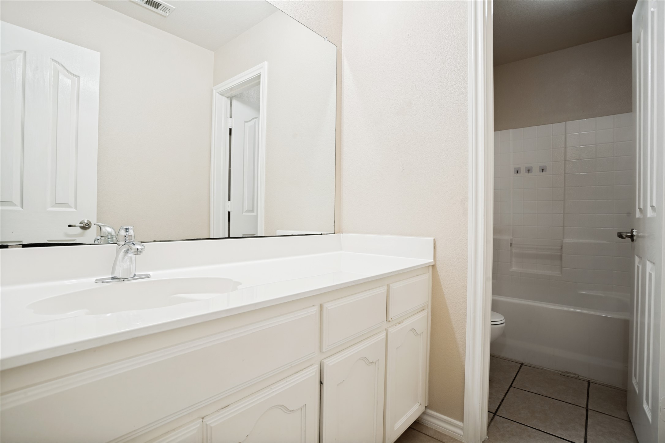 734 Crownpoint Court Arlington TX 76002