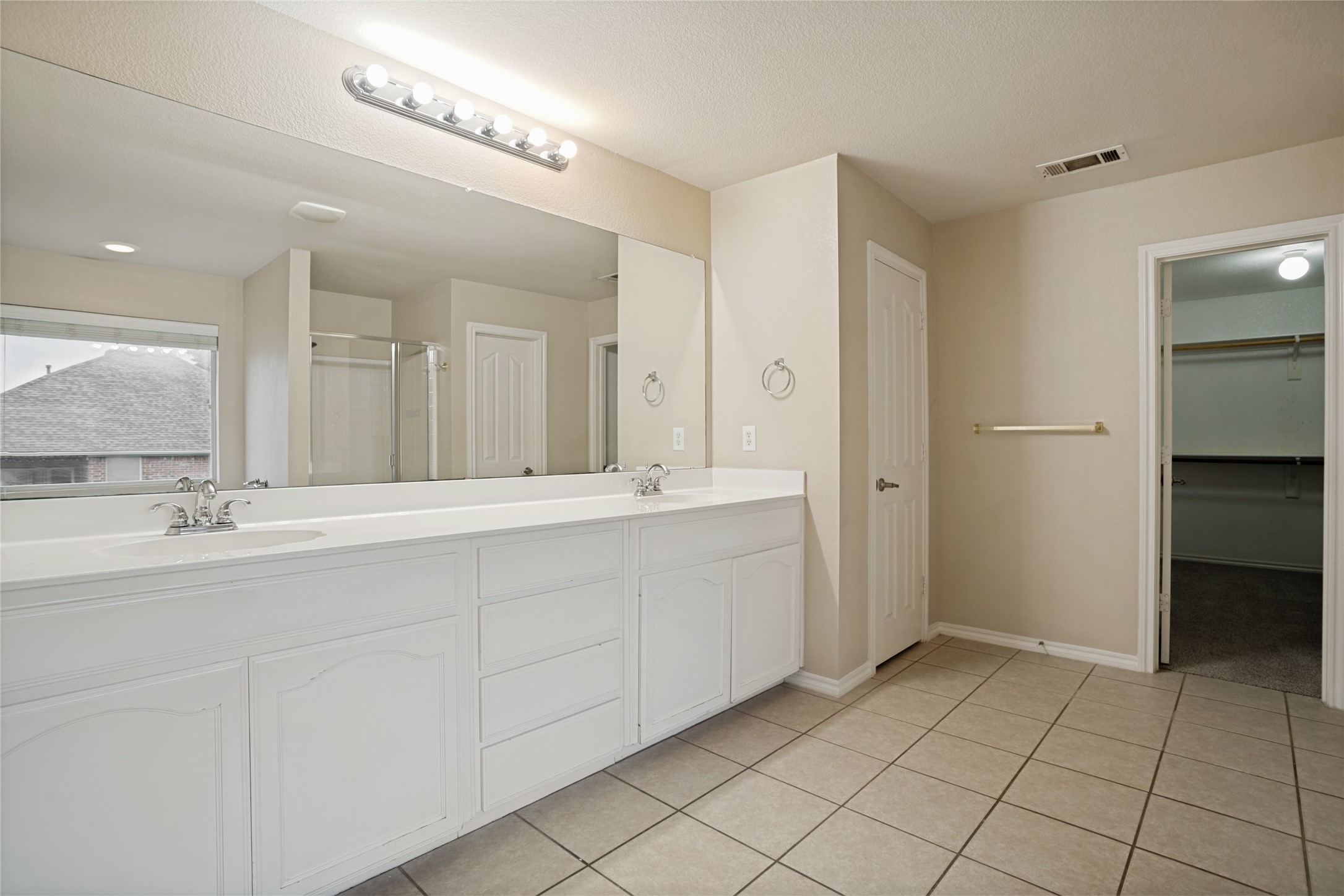 734 Crownpoint Court Arlington TX 76002
