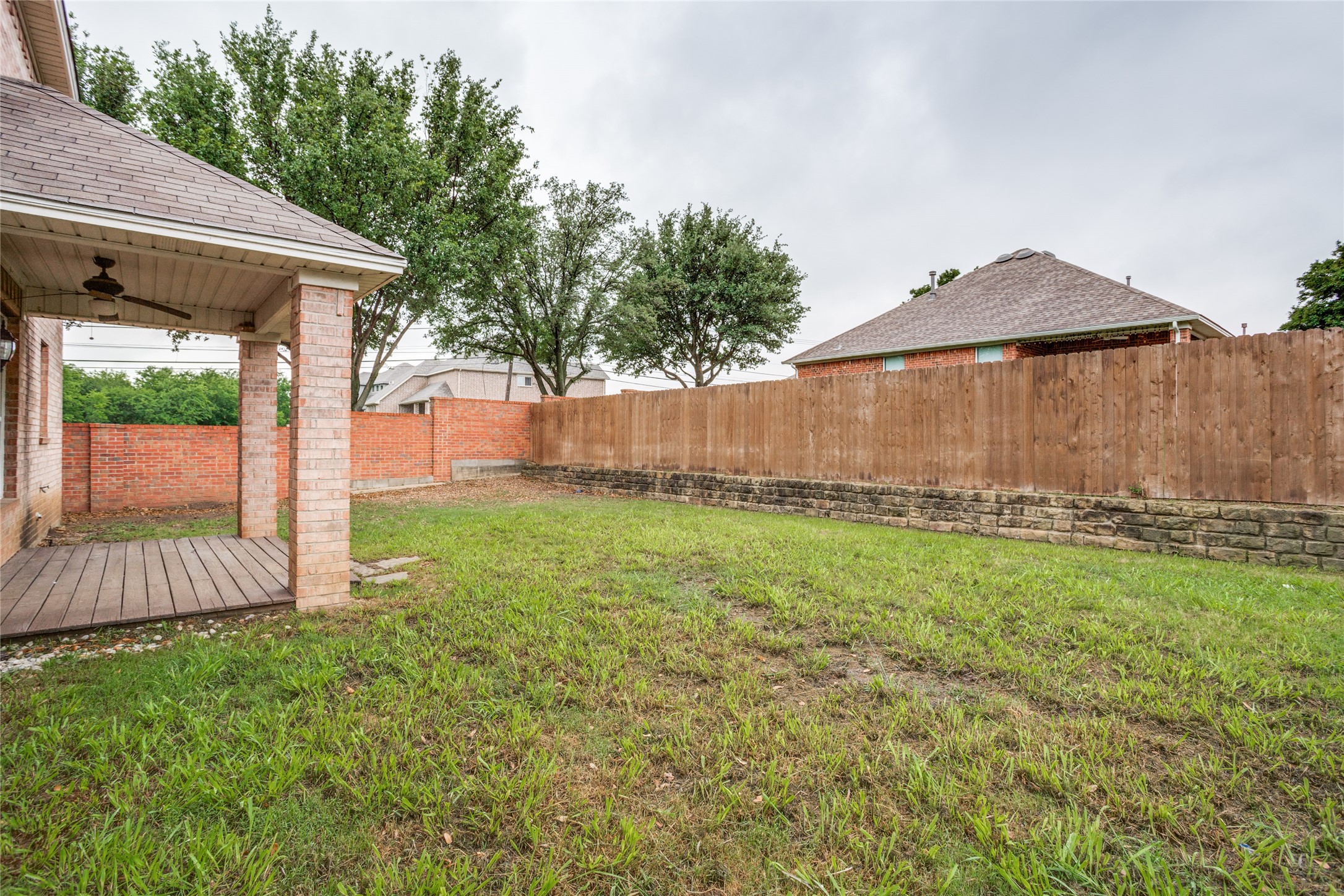 734 Crownpoint Court Arlington TX 76002