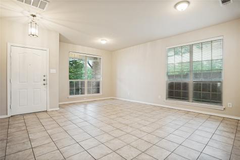 734 Crownpoint Court Arlington TX 76002