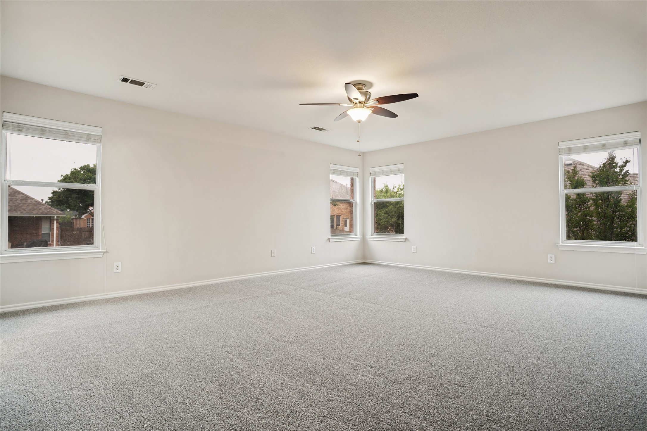734 Crownpoint Court Arlington TX 76002