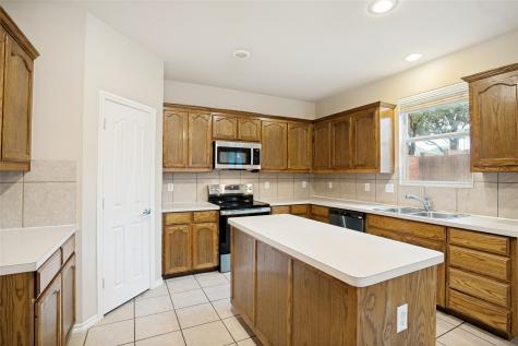 734 Crownpoint Court Arlington TX 76002