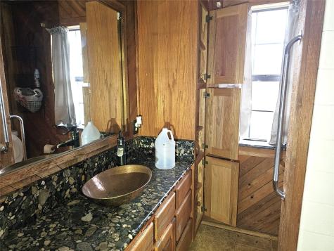 2240 County Road 2162 Barry TX 75102