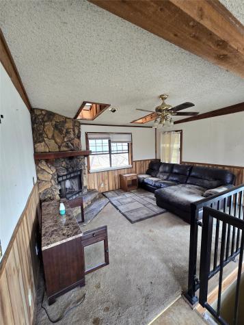 2240 County Road 2162 Barry TX 75102