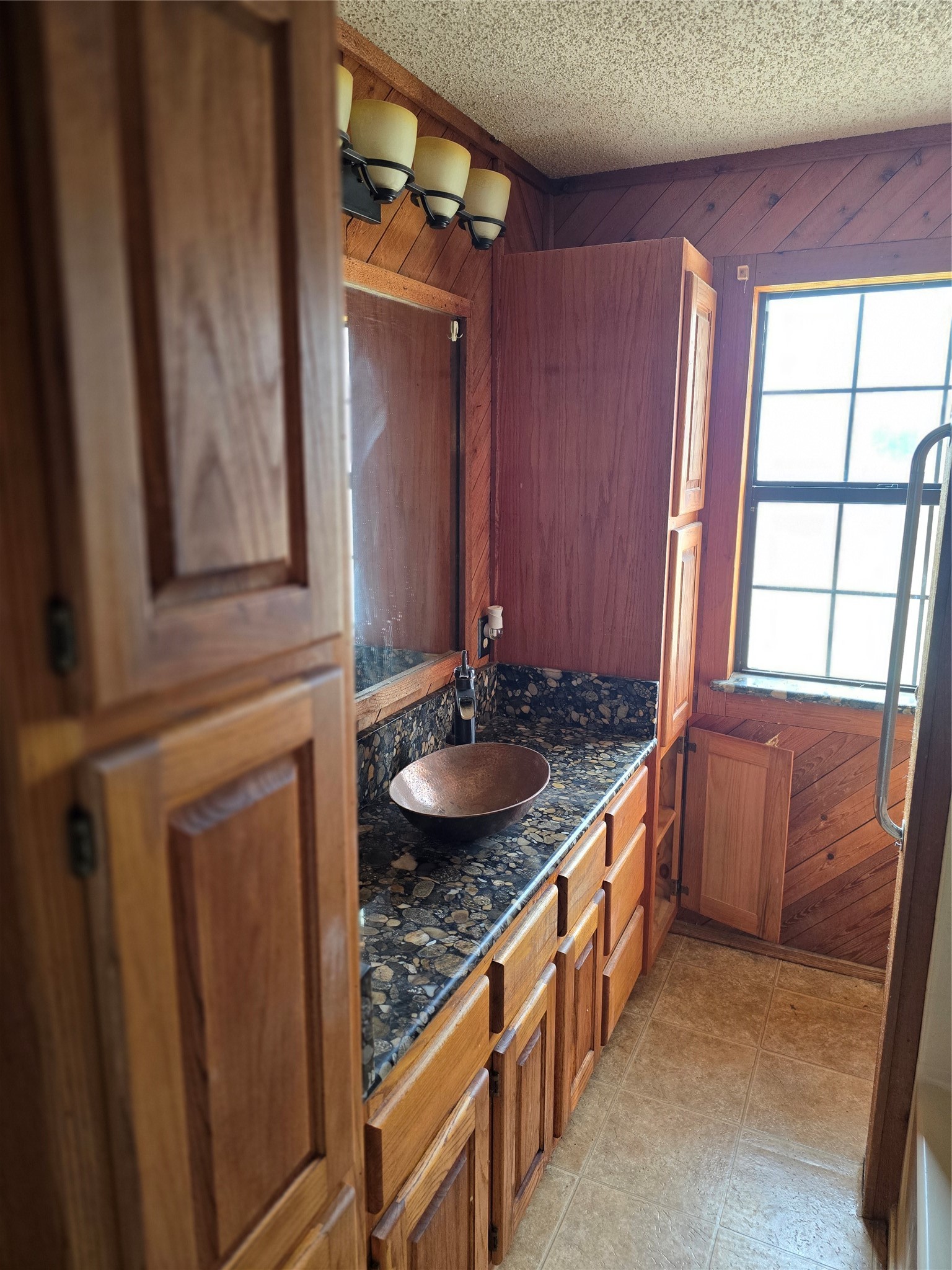 2240 County Road 2162 Barry TX 75102