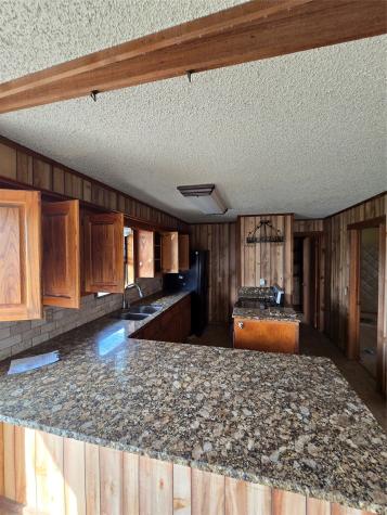 2240 County Road 2162 Barry TX 75102
