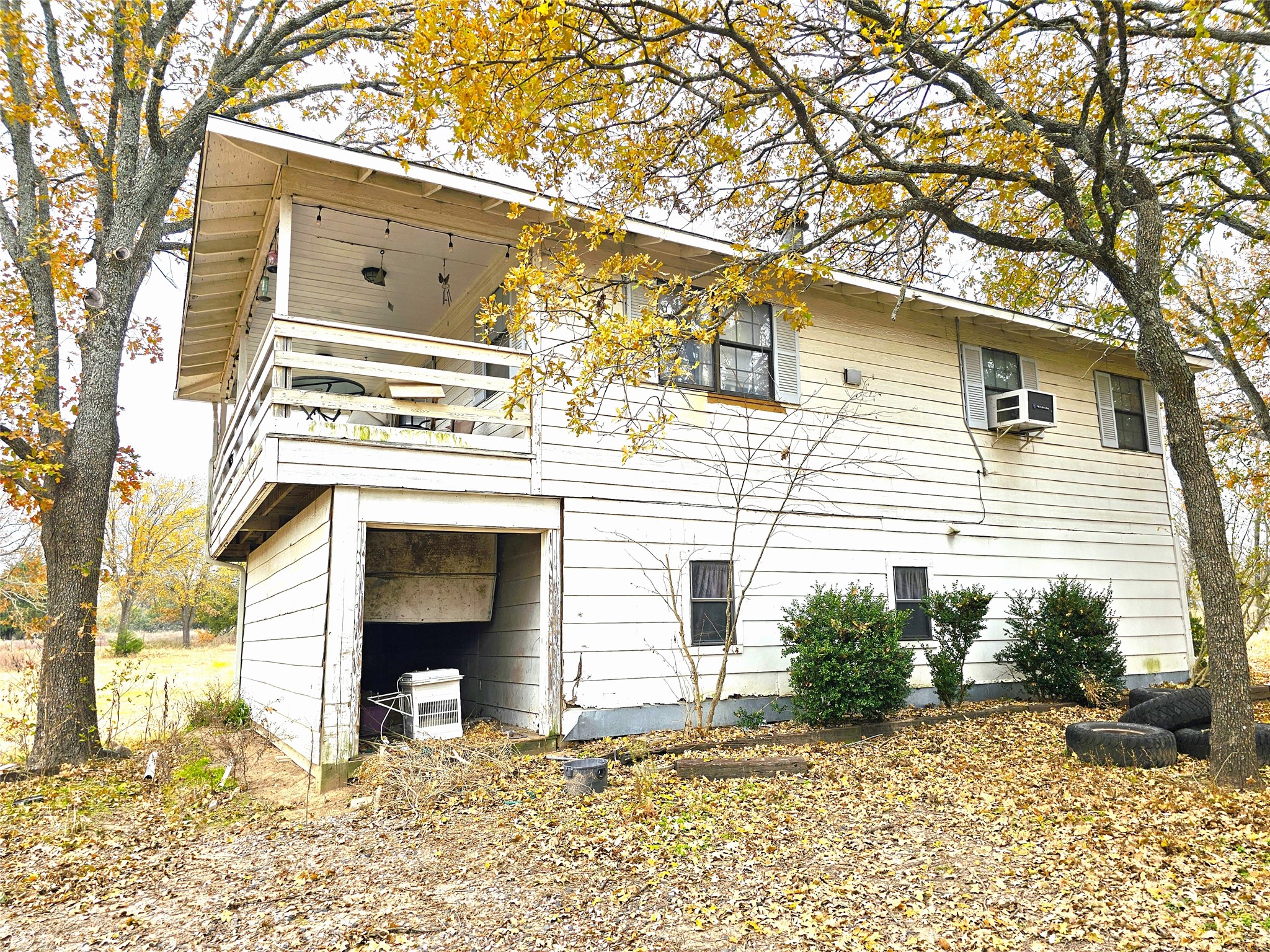 2240 County Road 2162 Barry TX 75102