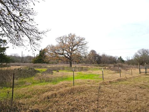 2240 County Road 2162 Barry TX 75102