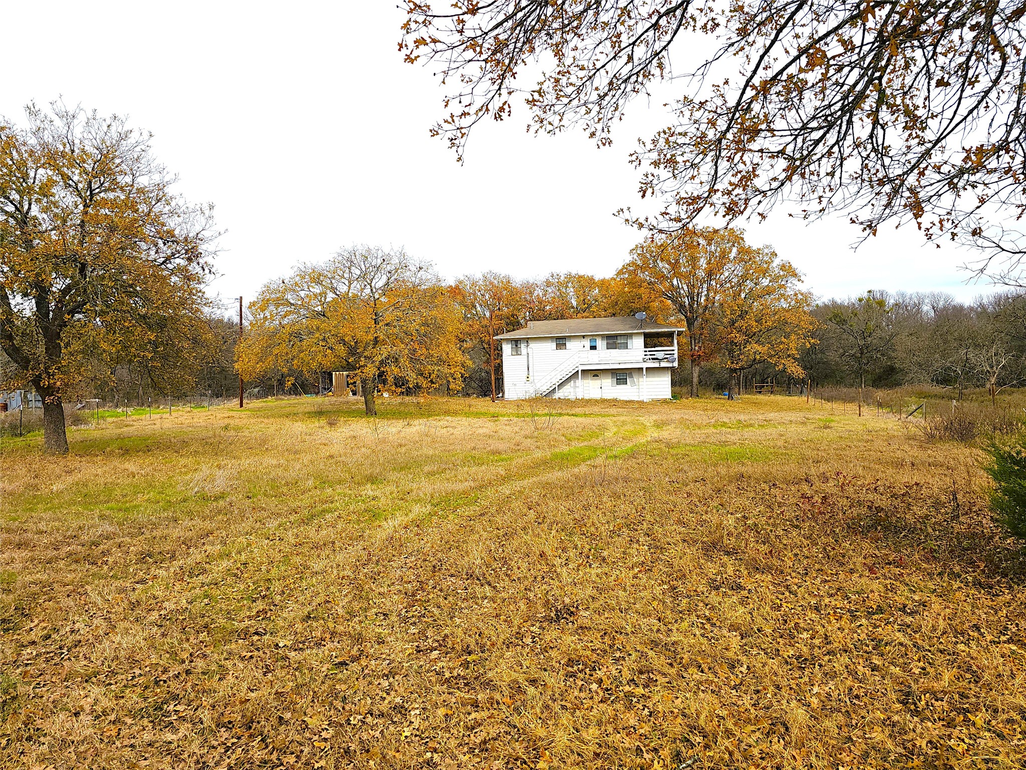 2240 County Road 2162 Barry TX 75102