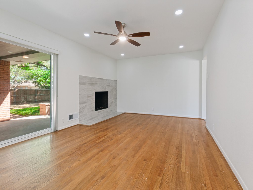 6327 Town Hill Lane Dallas TX 75214