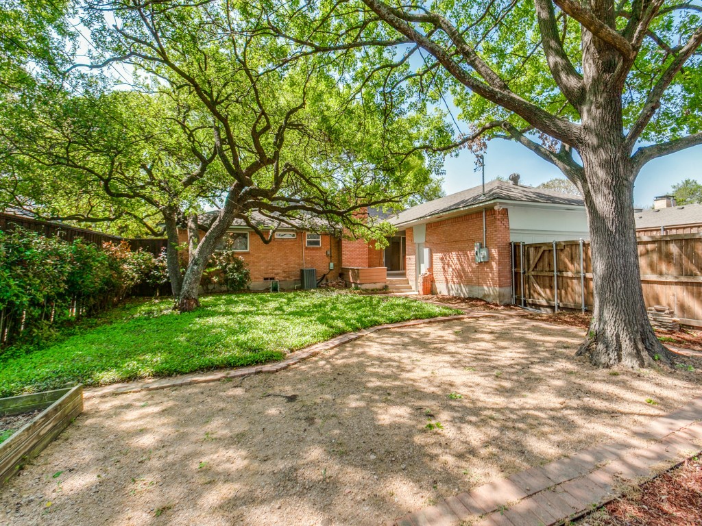 6327 Town Hill Lane Dallas TX 75214