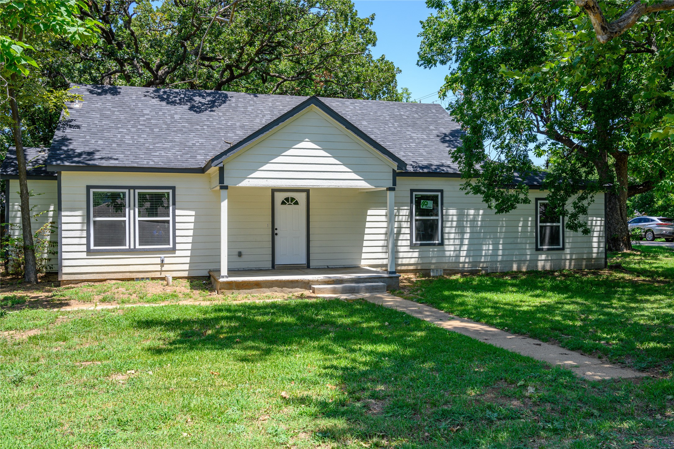 401 W Hughes Street Collinsville TX 76233