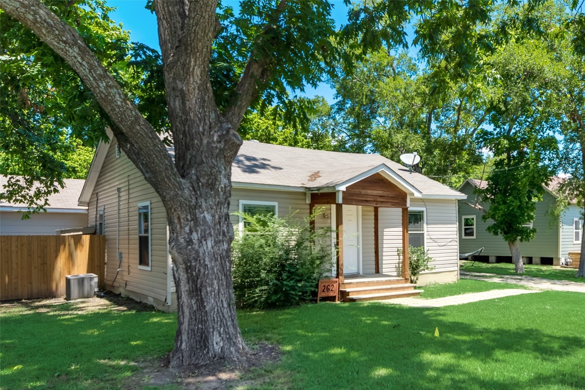262 W Marshall Street Van Alstyne TX 75495