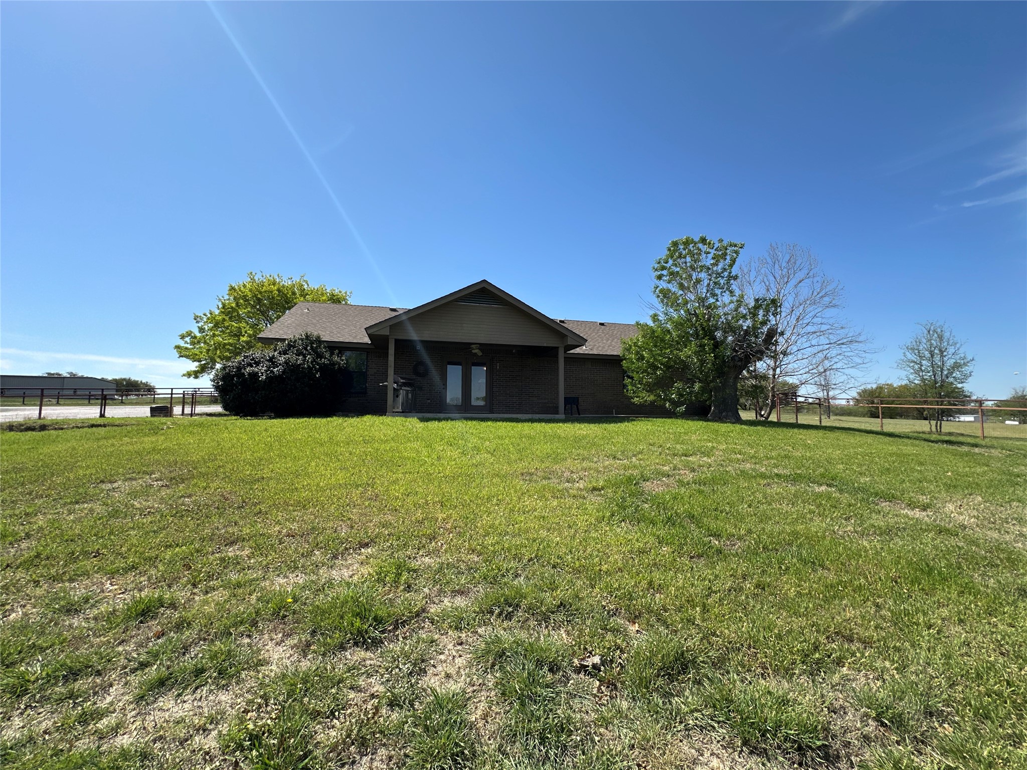 913 E Cedar Avenue Comanche TX 76442