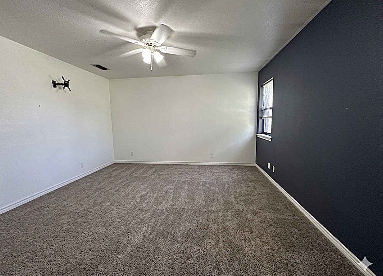 913 E Cedar Avenue Comanche TX 76442
