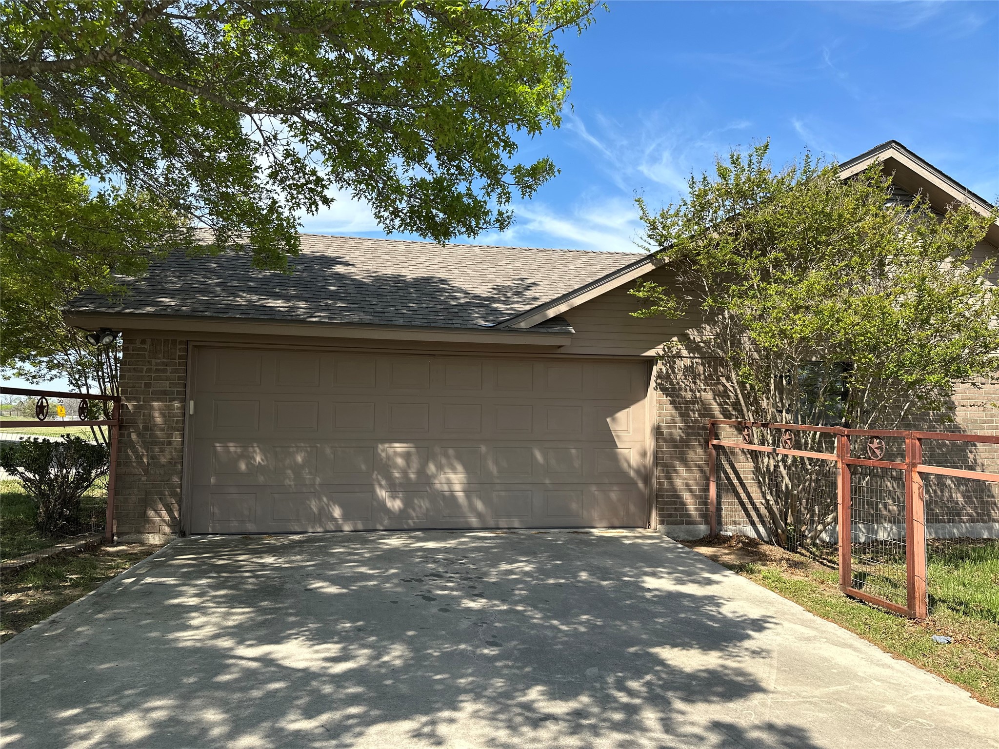 913 E Cedar Avenue Comanche TX 76442