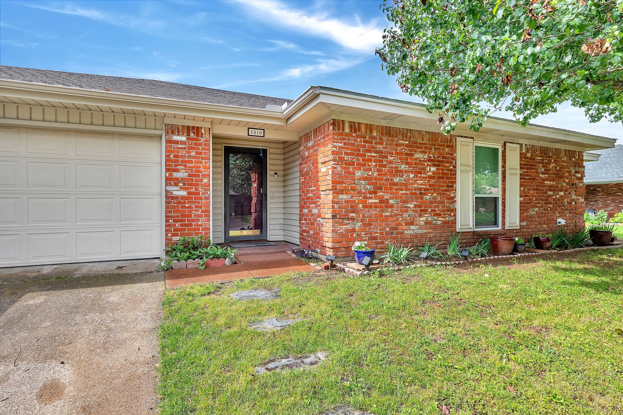 1010 De Pauw Drive Arlington TX 76012