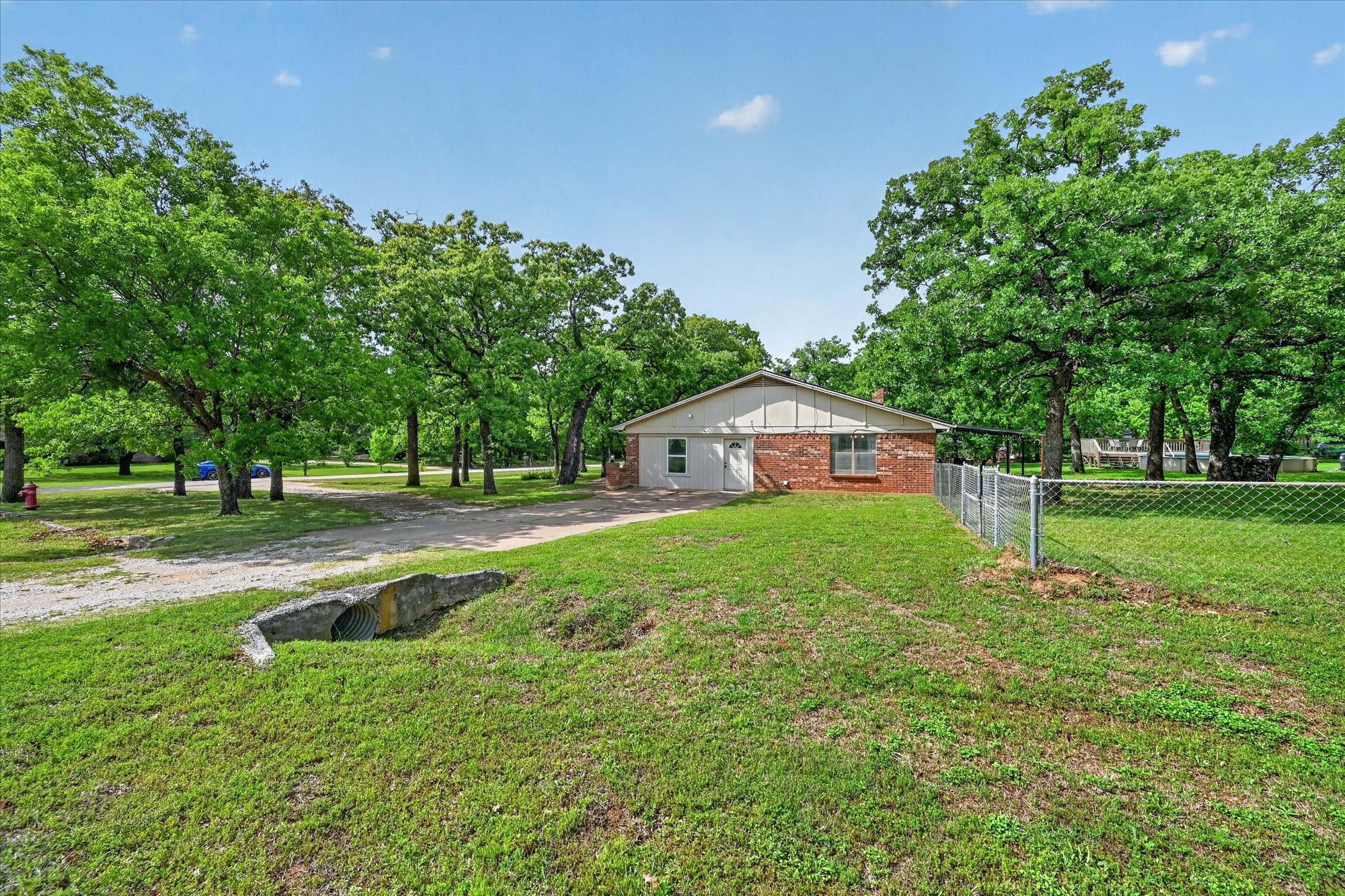 745 Carol Lane Burleson TX 76028