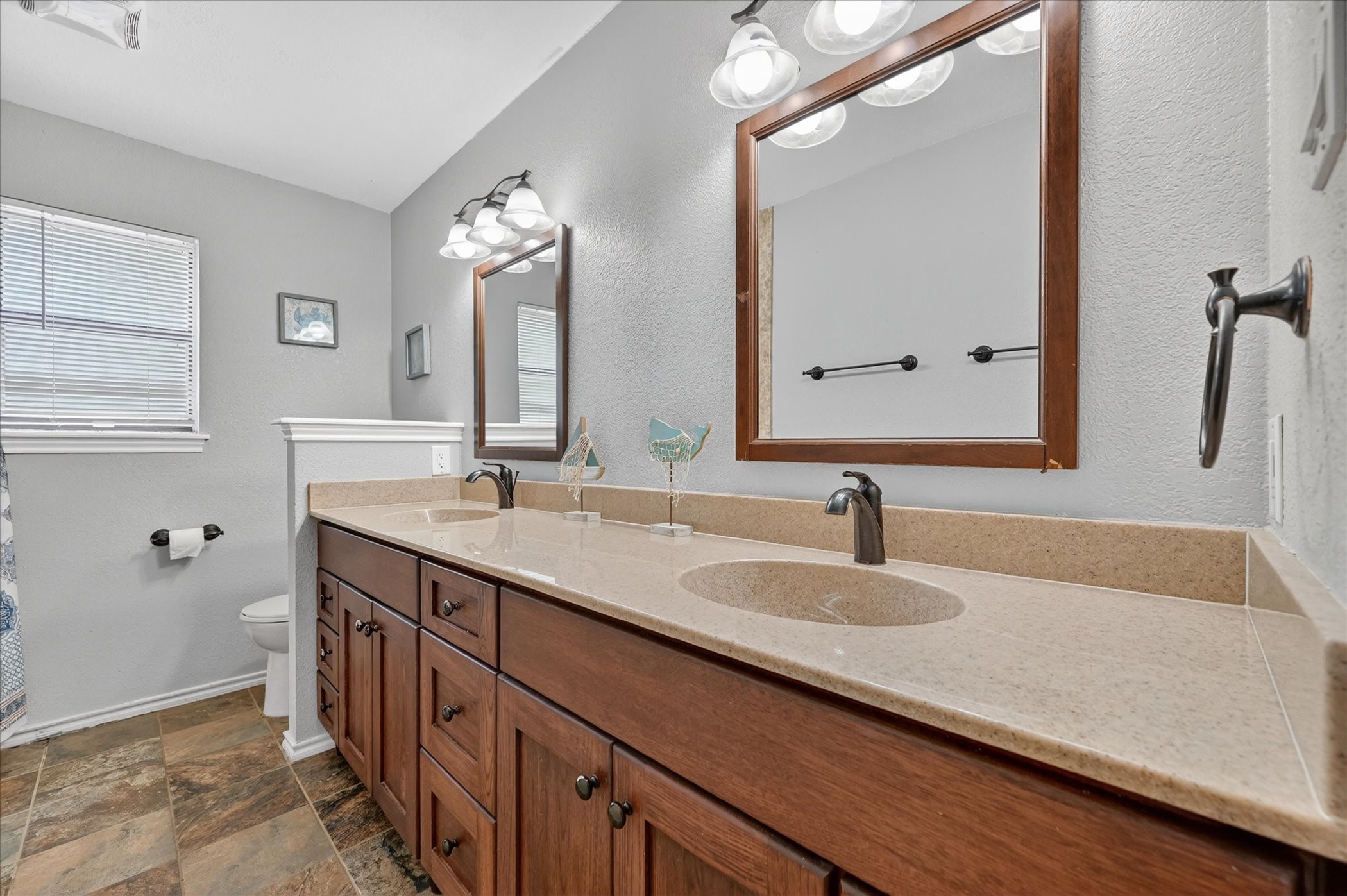 745 Carol Lane Burleson TX 76028