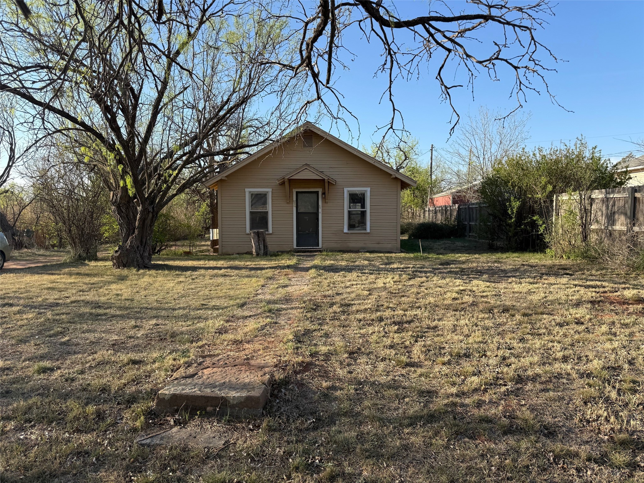718 E Oliver Street Stamford TX 79553