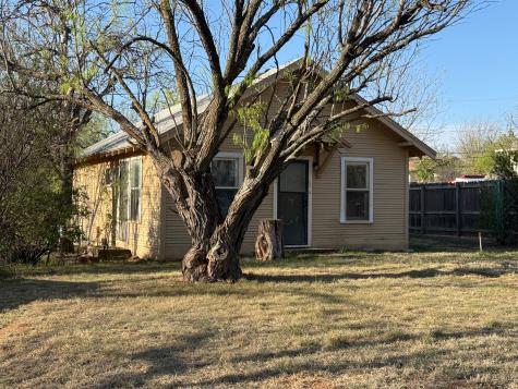 718 E Oliver Street Stamford TX 79553