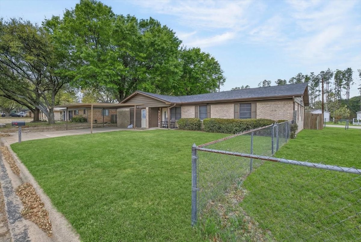 123 Carroll Drive Athens TX 75752