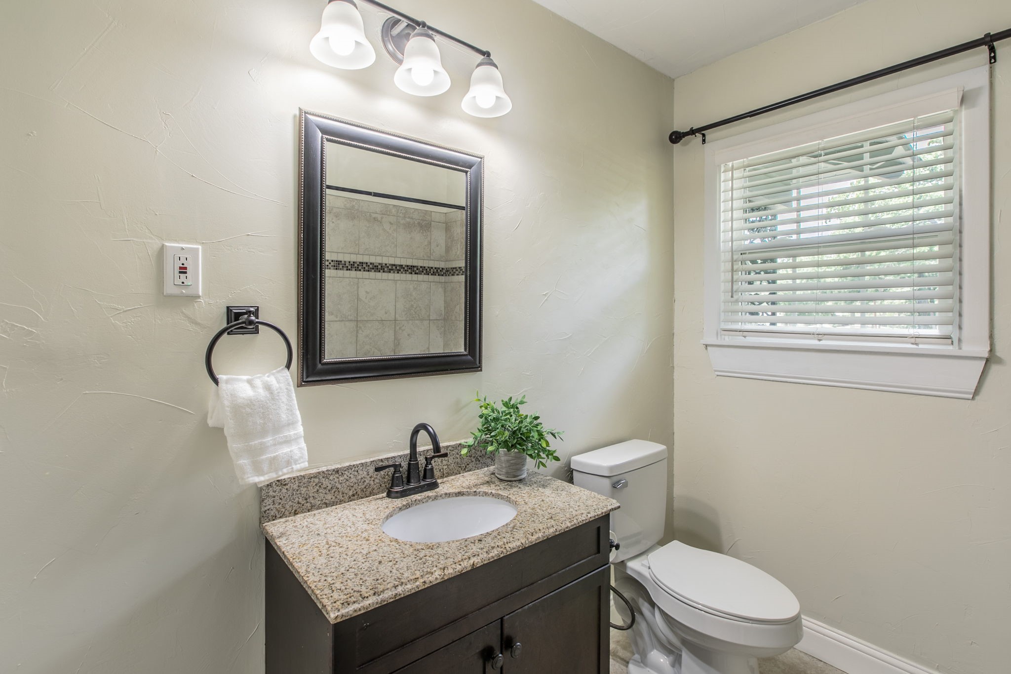 1312 W Lavender Lane Arlington TX 76013
