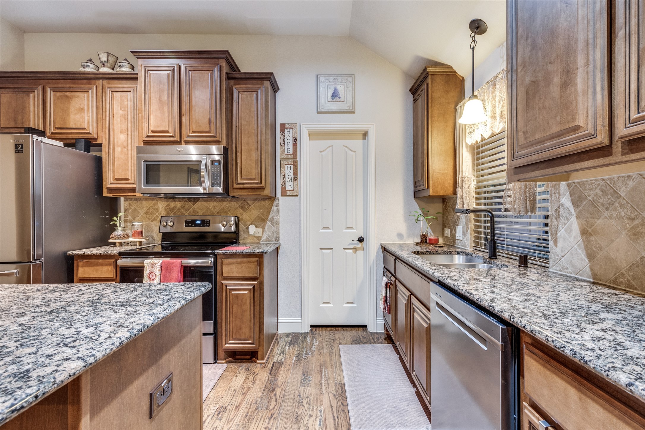 1000 Longhorn Drive Aubrey TX 76227