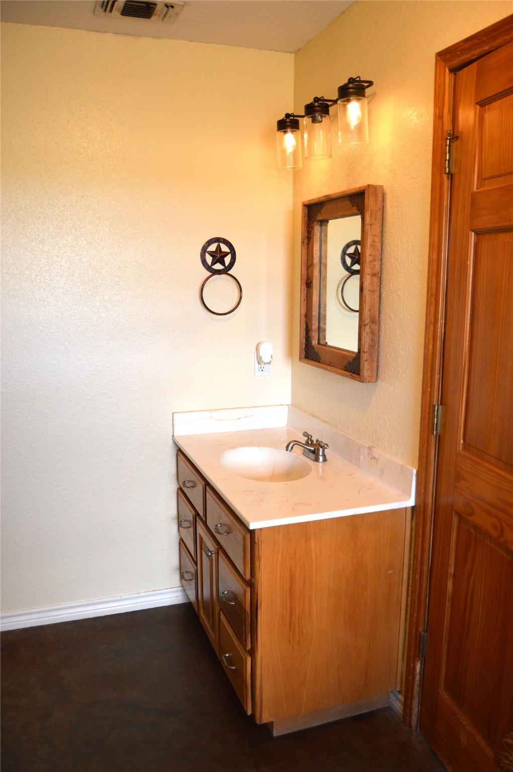 2055 County Road 2185 Klondike TX 75448