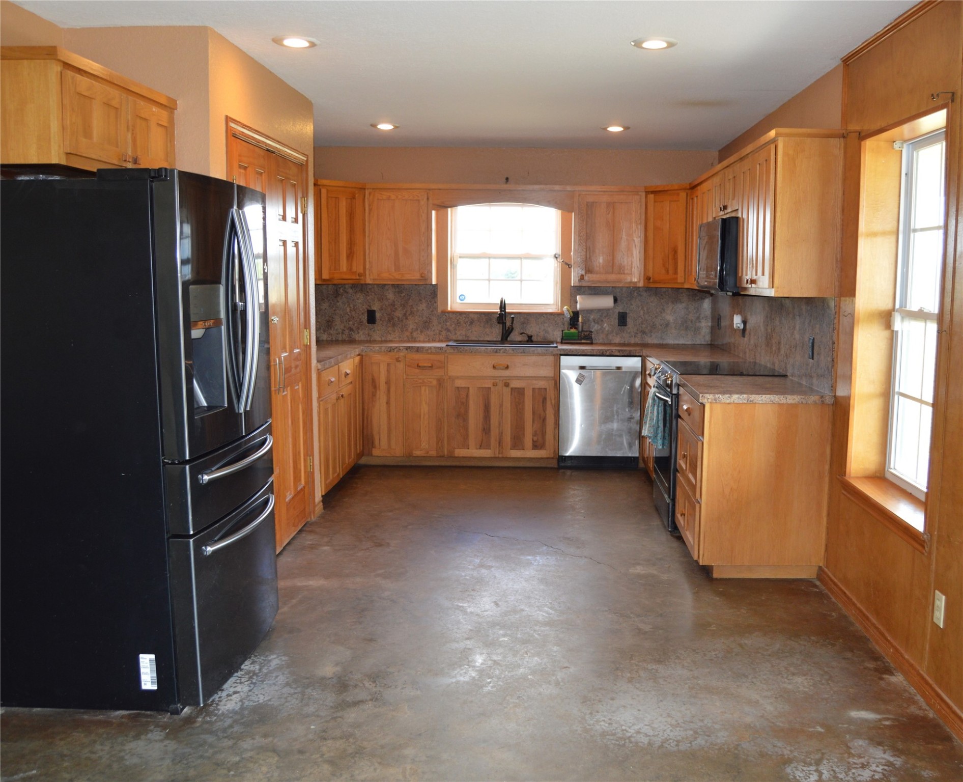 2055 County Road 2185 Klondike TX 75448