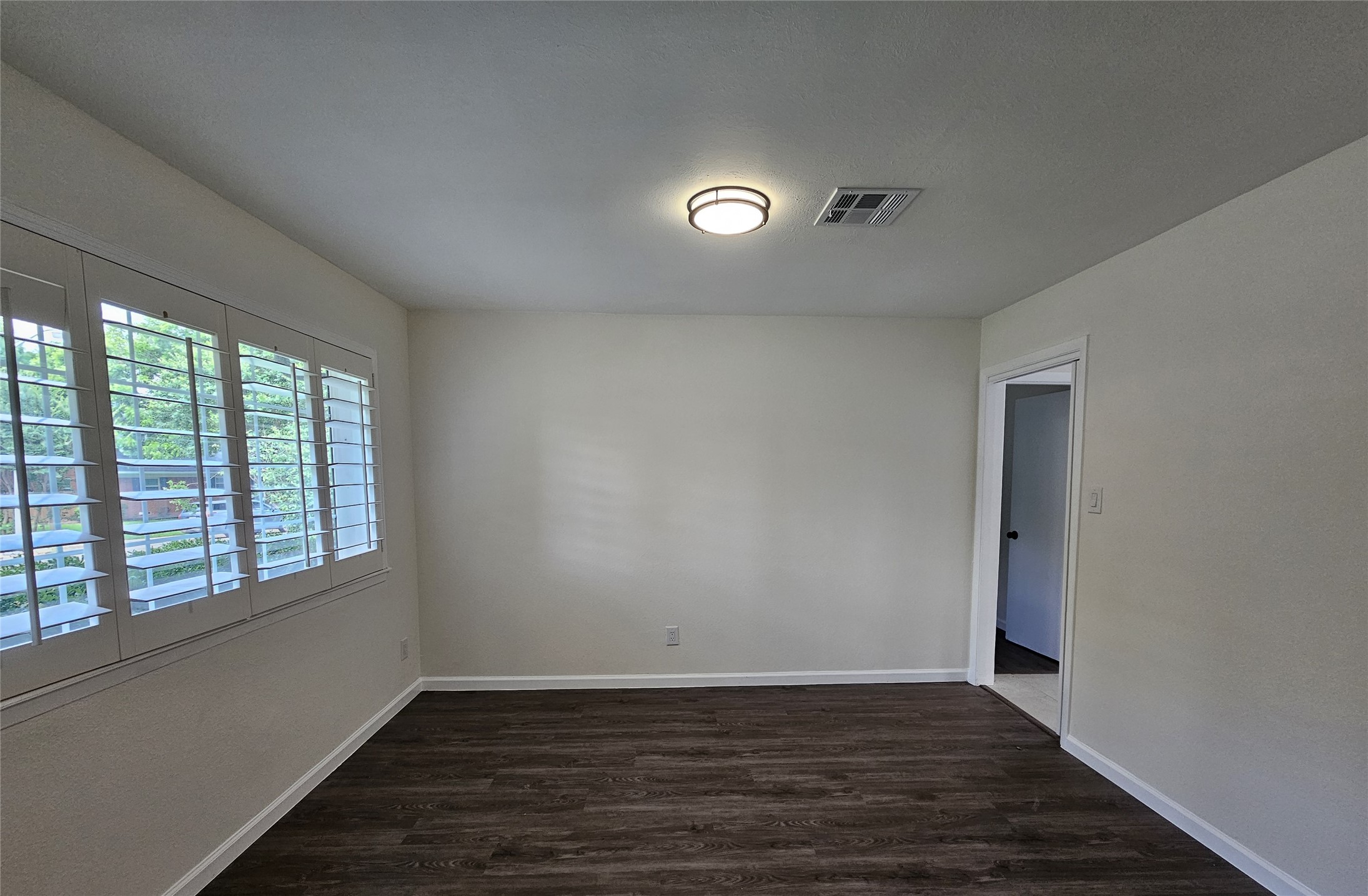 4348 Selkirk Drive W Fort Worth TX 76109