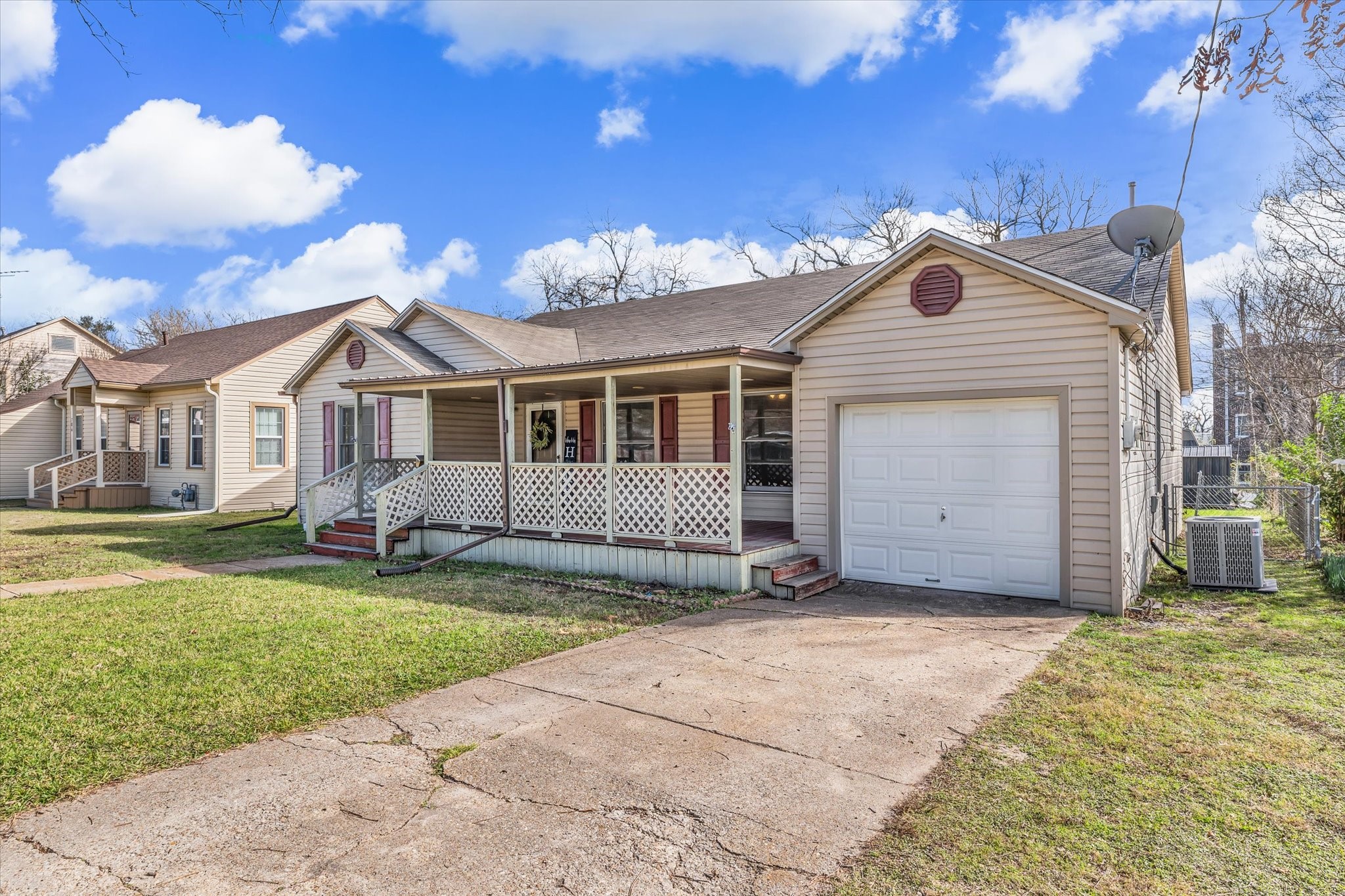 704 E Mclennan Avenue Mart TX 76664