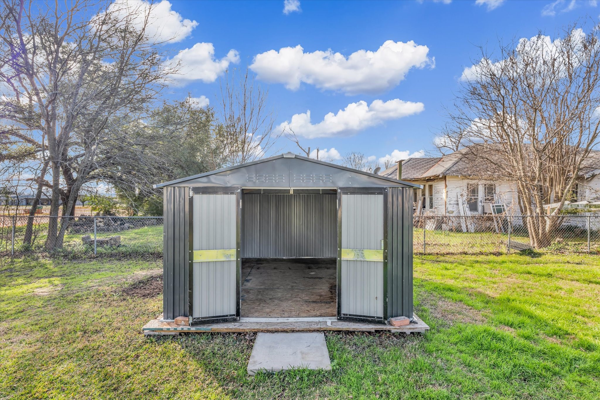 704 E Mclennan Avenue Mart TX 76664