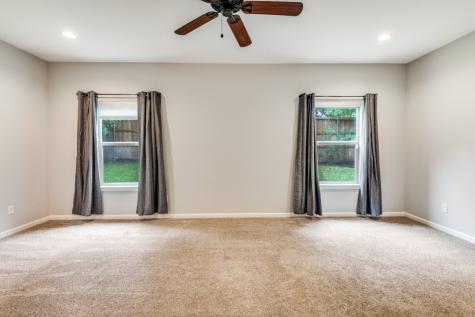 1041 S Riverside Drive Grapevine TX 76051
