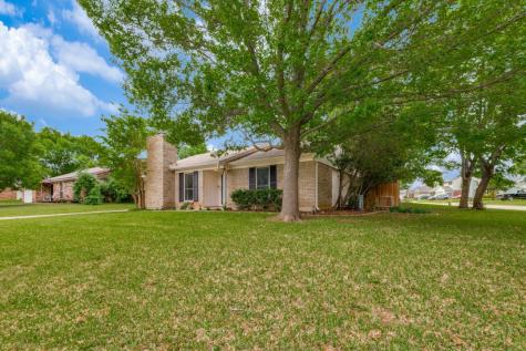1041 S Riverside Drive Grapevine TX 76051