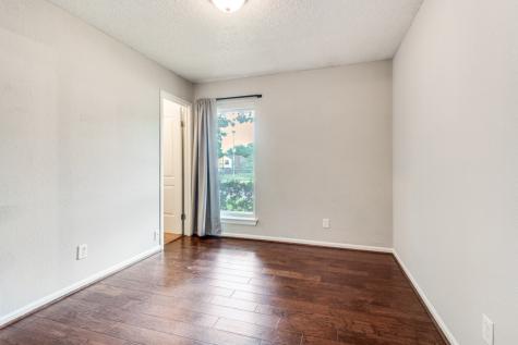1041 S Riverside Drive Grapevine TX 76051