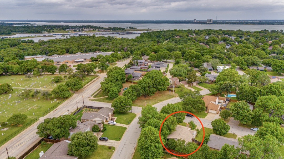 1041 S Riverside Drive Grapevine TX 76051