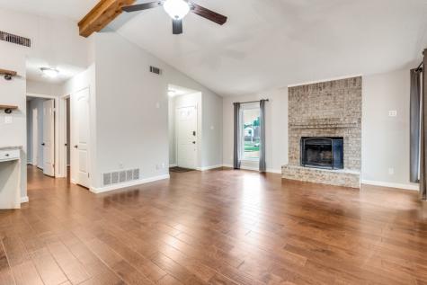 1041 S Riverside Drive Grapevine TX 76051