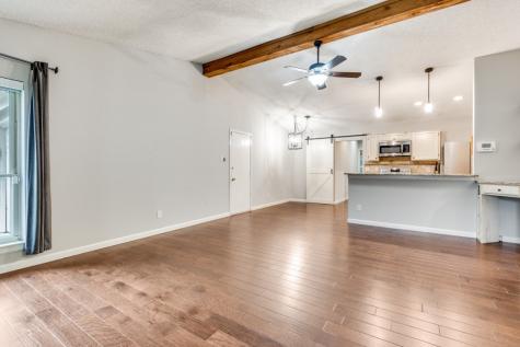 1041 S Riverside Drive Grapevine TX 76051