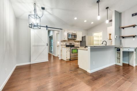 1041 S Riverside Drive Grapevine TX 76051