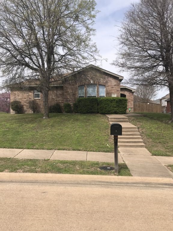 2035 Pecan Creek Drive Mesquite TX 75181